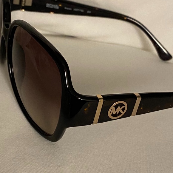 Michael Kors sun hlasses - Picture 1 of 3